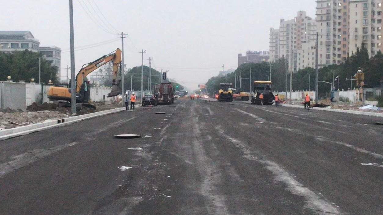 瀝青翻交施工現(xiàn)場